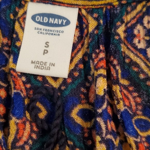 Old navy top/ boho women's blouse. Size small petit. 100% rayon. - Picture 10 of 11